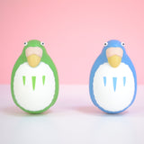 Der Junge und der Reiher - Wackelfigur Wellensittich