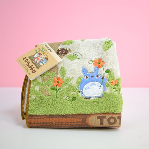 Mini Handtuch - Totoro fliegt mit Regenschirm im Wald