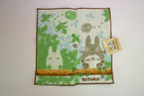 Mini Handtuch - Totoro auf Baumstamm sitzend