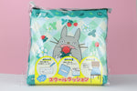 Süßes Totoro Sitzkissen mit Erdbeermuster