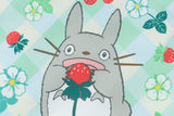 Süßes Totoro Sitzkissen mit Erdbeermuster